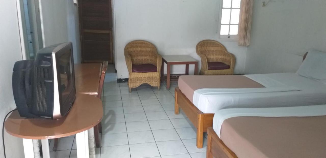 Intan Hotel Purwakarta Esterno foto
