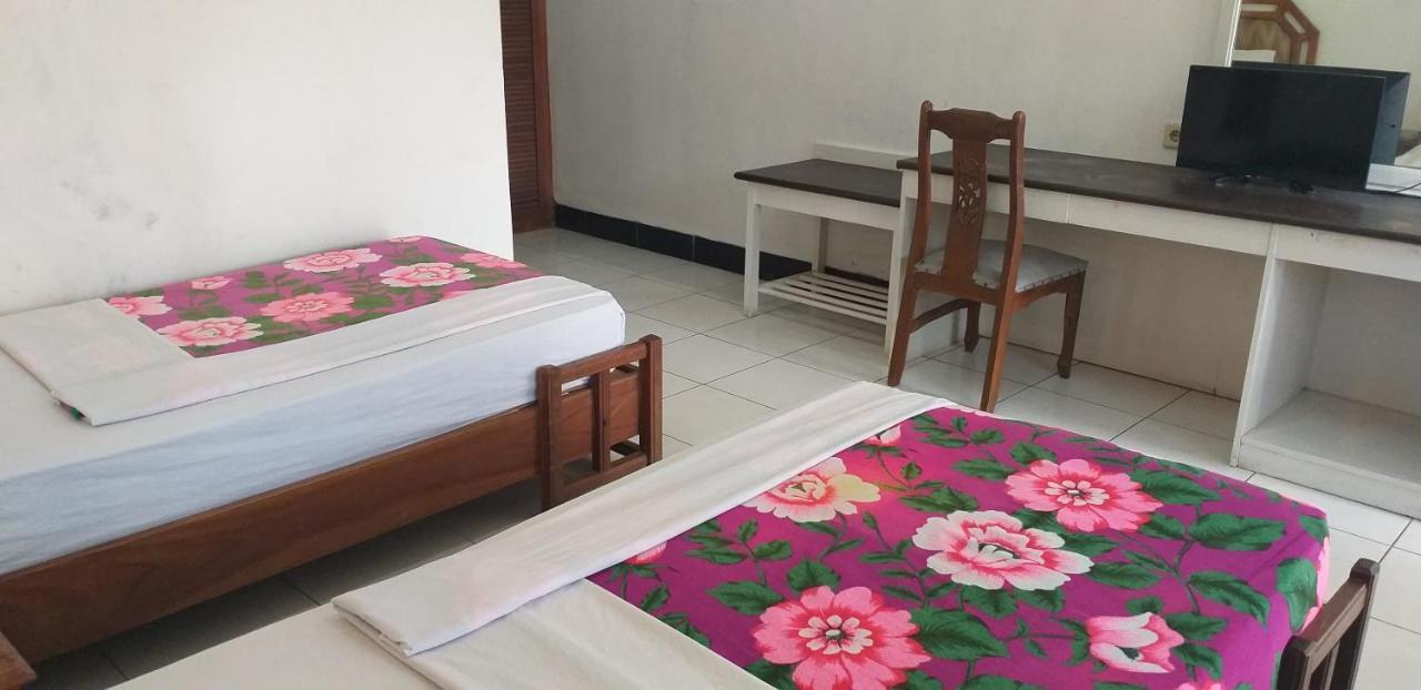 Intan Hotel Purwakarta Esterno foto