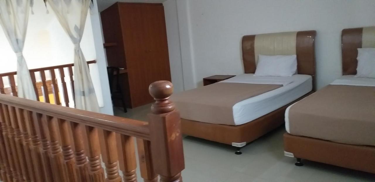 Intan Hotel Purwakarta Esterno foto