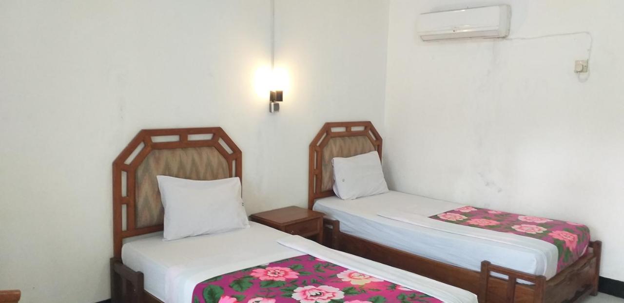 Intan Hotel Purwakarta Esterno foto