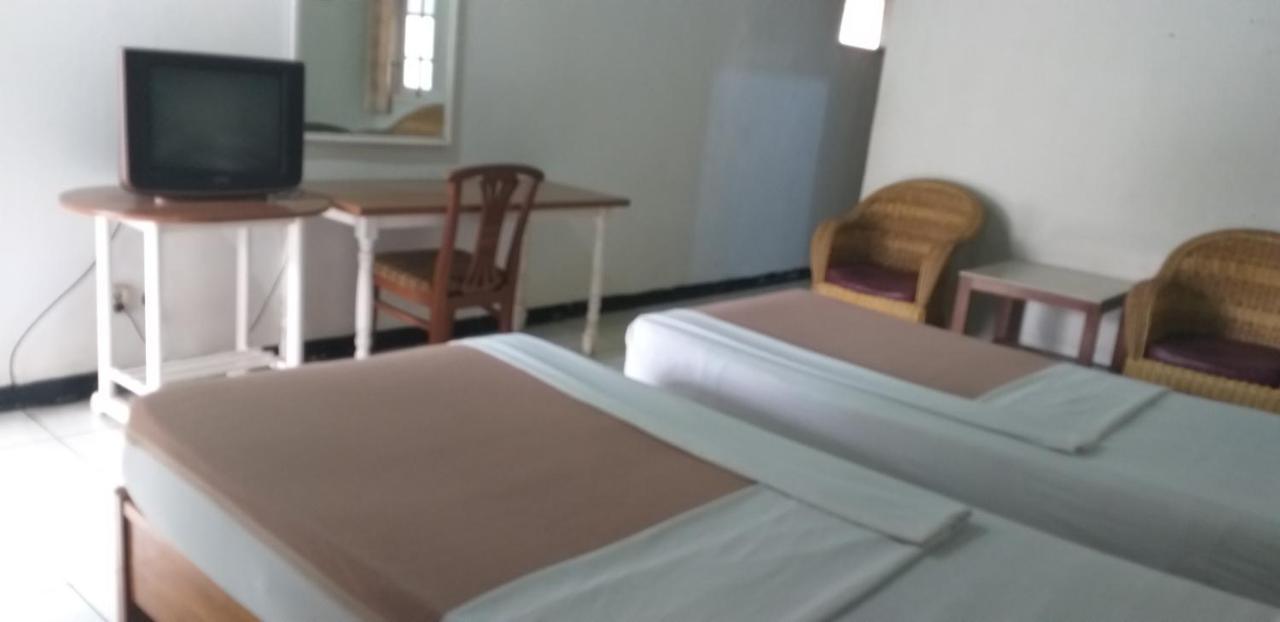Intan Hotel Purwakarta Esterno foto