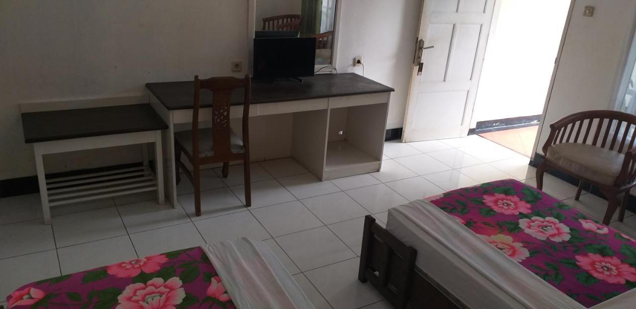 Intan Hotel Purwakarta Esterno foto