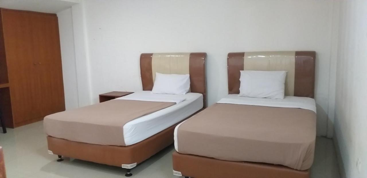 Intan Hotel Purwakarta Esterno foto