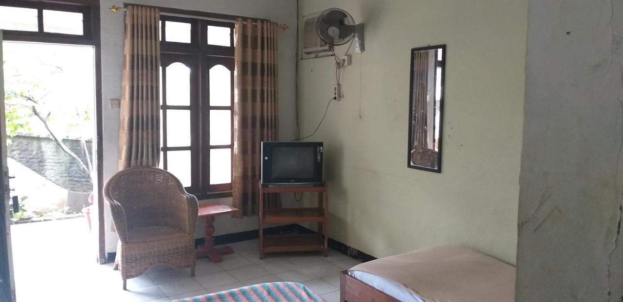 Intan Hotel Purwakarta Esterno foto